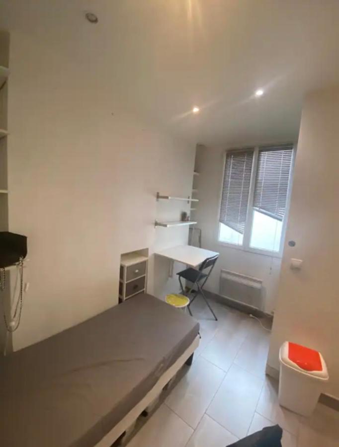Small Studio Near Eiffel Tower Paris Exterior foto